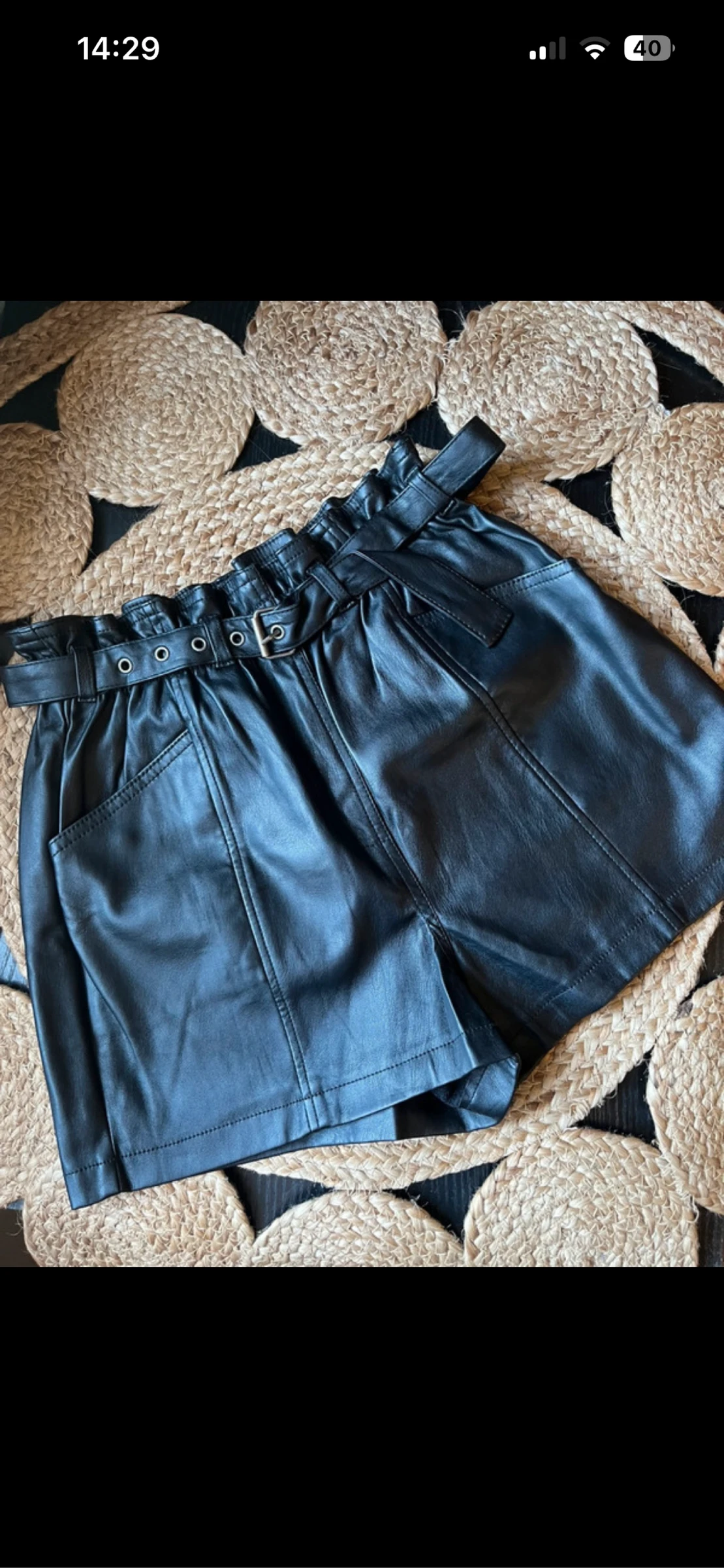 Lindo Short em couro sintético preto Pimkie - Tamanho PP (ótimo estado) – photo 3